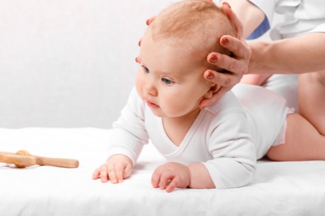 Fejtartási rendellenesség kezelése babáknál