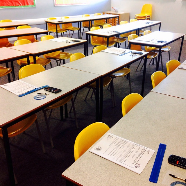 17 éves vagyok, jövőre érettségizek. Bizonytalan vagyok abban, hogy gimnázium után milyen szempontok szerint válasszak egyetemet, milyen pályát válasszak?