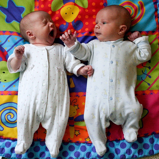 Mire figyeljünk az ikrek nevelésénél